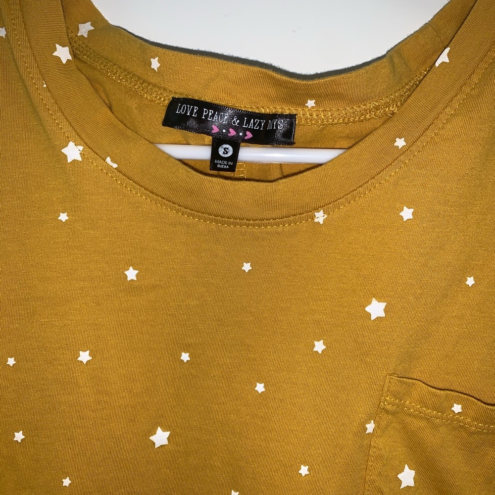 Fun summer top Women’s shirt size small